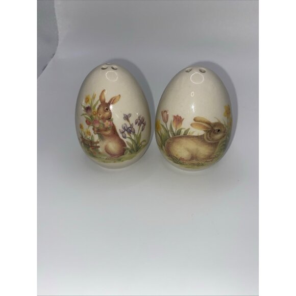 Vintage Bunny-Themed Ceramic Salt & Pepper Shakers With Floral Design Easter Dec - Picture 1 of 11